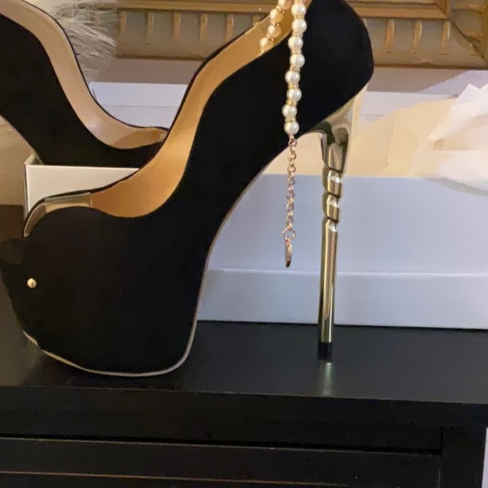 Dramatic Black Peep-Toe Platform Heels - image 3